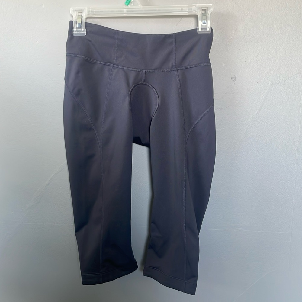 Athleta women’s XS Gray Spin Knicker Cycling workout leggings athletic sport